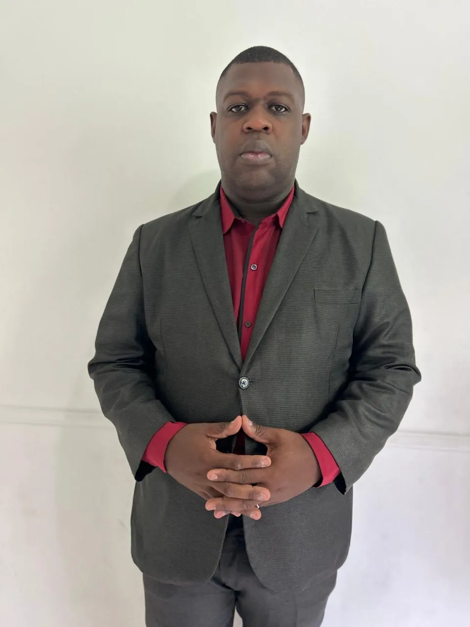 Dr. Daniel Santos